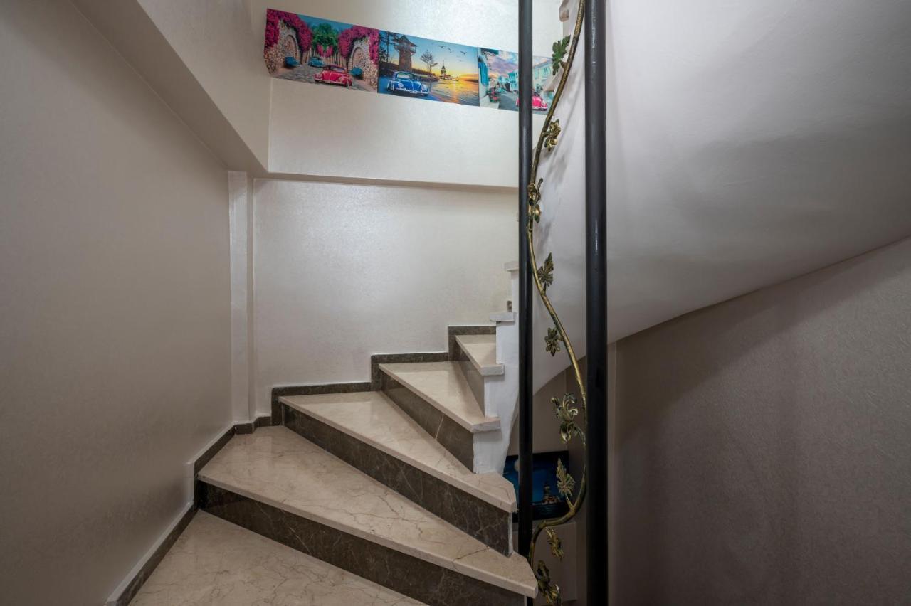 Apart Otel Taksim Story